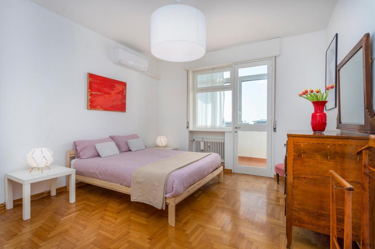 Udine Viale Venezia Huge Red Apartment Εξωτερικό φωτογραφία