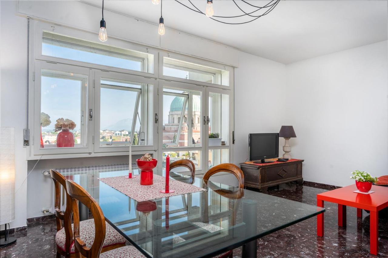 Udine Viale Venezia Huge Red Apartment Εξωτερικό φωτογραφία