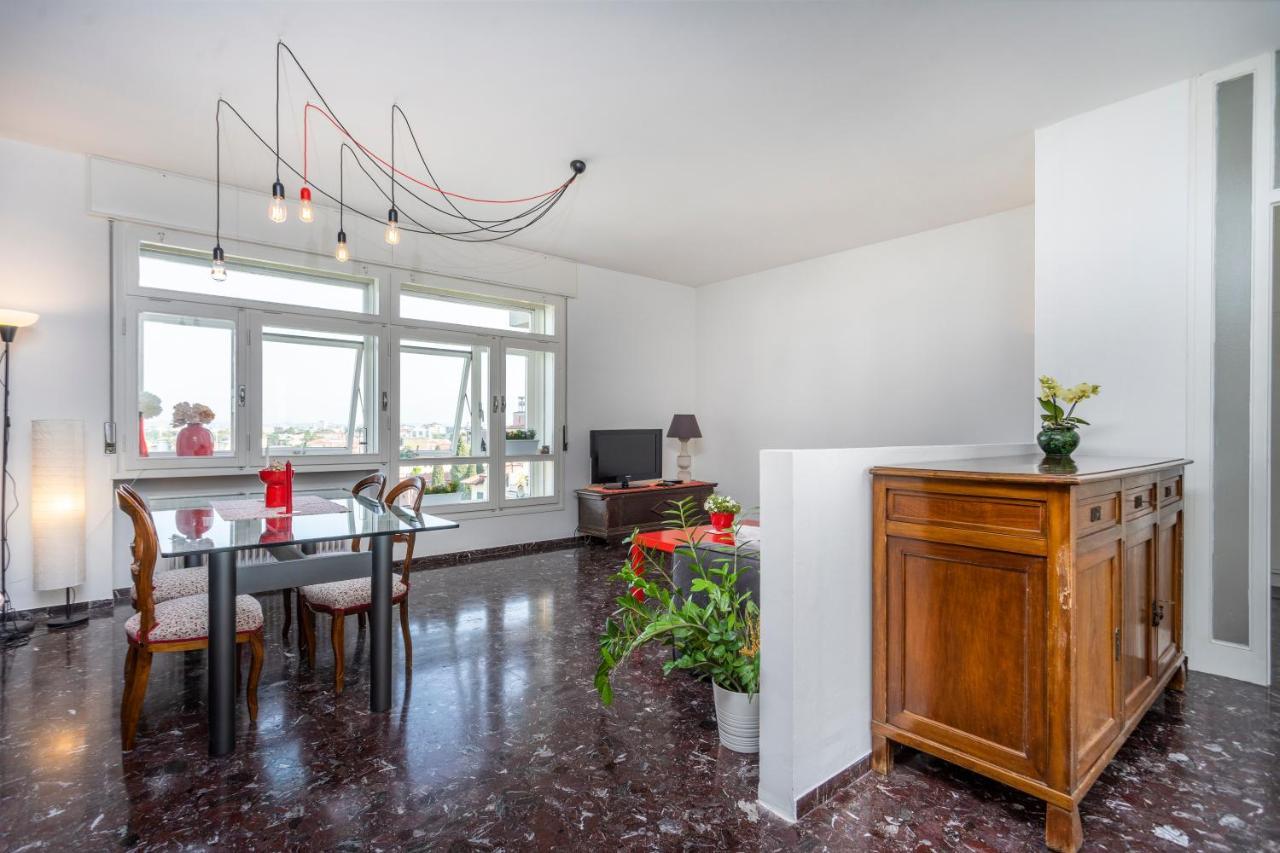 Udine Viale Venezia Huge Red Apartment Εξωτερικό φωτογραφία