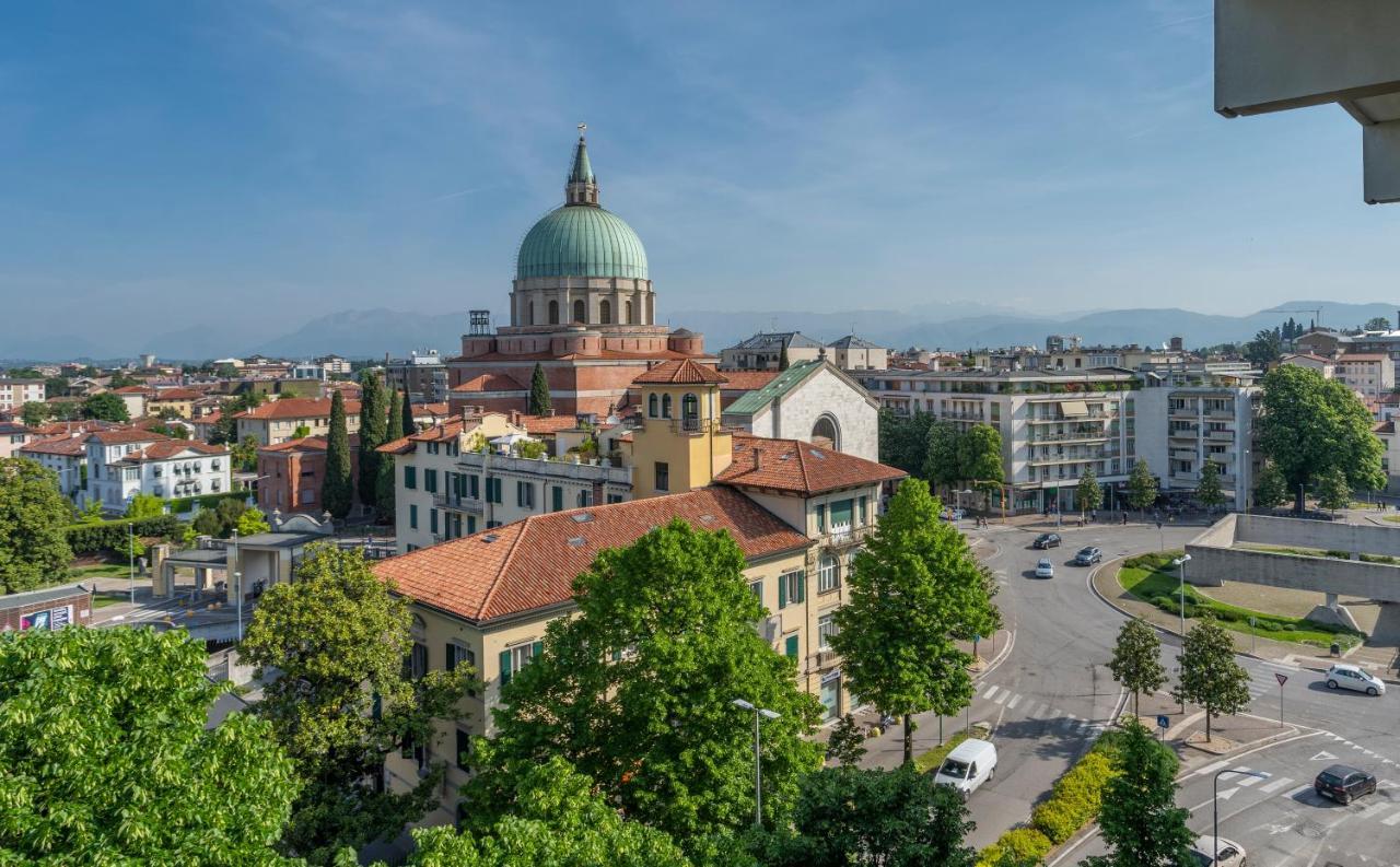 Udine Viale Venezia Huge Red Apartment Εξωτερικό φωτογραφία